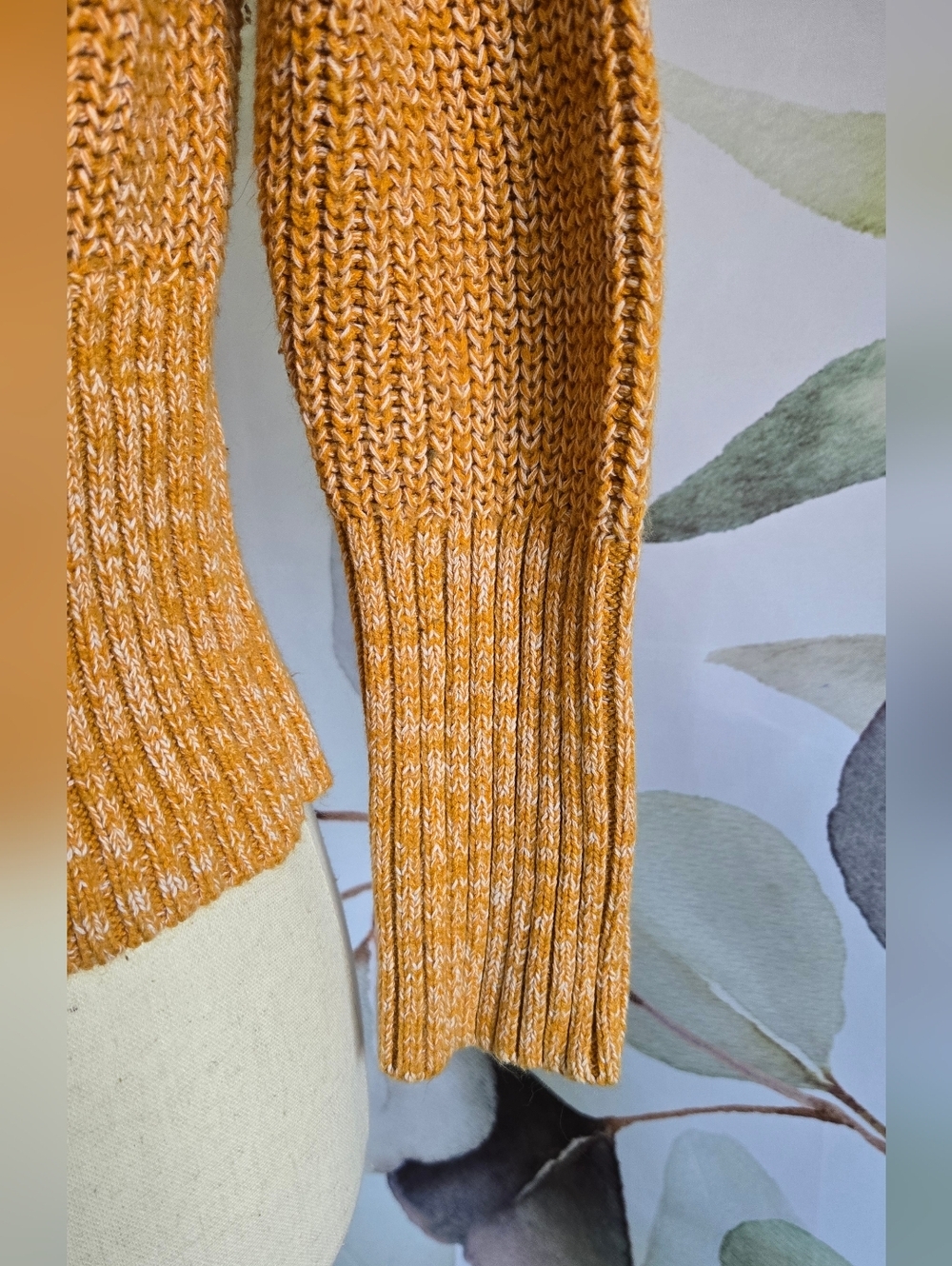 UNIVERSAL THREAD | Shaker Stitch Cropped Sweater in Marigold sz XS - Picture 4 of 9